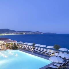 Radisson Blu Hotel Nice Ницца бассейн