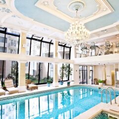 Queen's Court Hotel &Residence бассейн фото 2