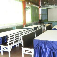 The Boss Grand Tower Hotel