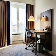 Отель Hilton Stockholm Slussen Швеция, Стокгольм - 9 отзывов об отеле, цены и фото номеров - забронировать отель Hilton Stockholm Slussen онлайн удобства в номере фото 2
