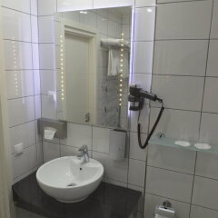 Отель Best Western Wåxnäs Hotel Швеция, Карлстад - отзывы, цены и фото номеров - забронировать отель Best Western Wåxnäs Hotel онлайн ванная фото 2