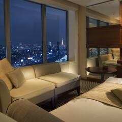 Отель The Strings By Intercontinental Tokyo Токио комната для гостей фото 4