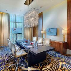 Отель Marriott Executive Apts Al Jaddaf Дубай комната для гостей