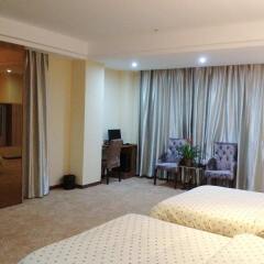 Heyuan Business Hotel комната для гостей