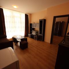Апартаменты Menada Luxor Apartments комната для гостей фото 4