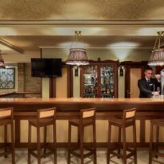 Отель H10 Corregidor Boutique Hotel Испания, Севилья - 1 отзыв об отеле, цены и фото номеров - забронировать отель H10 Corregidor Boutique Hotel онлайн гостиничный бар