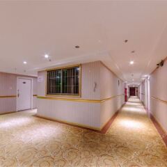 Отель S&P Holiday Inn (Guangzhou Baiyun Airport No.1) парковка