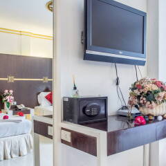 Отель Khurana Inn Бангкок сейф в номере