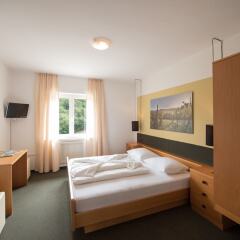 Hotel Sigmundskron Аппиано-сулла-Страда-дель-Вино комната для гостей фото 4