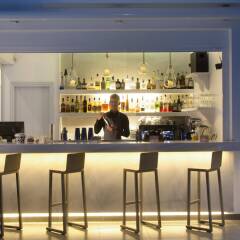 Отель Santorini Secret Suites & Spa гостиничный бар