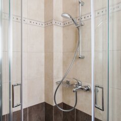 Отель UPSTREET Delightful 1BD Apt in Plaka Афины ванная фото 2