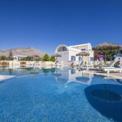 Отель Bella Santorini Studios бассейн