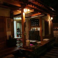 Отель Tea Hanok Guesthouse Южная Корея, Сеул - отзывы, цены и фото номеров - забронировать отель Tea Hanok Guesthouse онлайн гостиничный бар