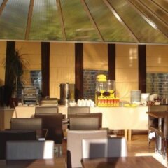 Corner House Hotel питание