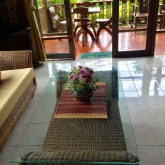 Отель Baan Laem Noi Villas интерьер отеля