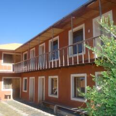 Отель Titicaca Lodge - Isla Amantani Перу, Тилилака - отзывы, цены и фото номеров - забронировать отель Titicaca Lodge - Isla Amantani онлайн парковка