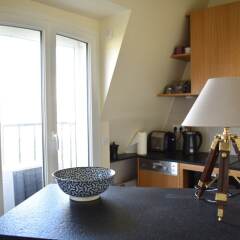 Апартаменты Bright Studio Apartment With High View в номере