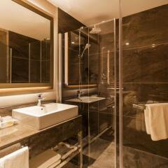 Holiday Inn Kayseri - Duvenonu Турция, Кайсери - отзывы, цены и фото номеров - забронировать отель Holiday Inn Kayseri - Duvenonu онлайн ванная