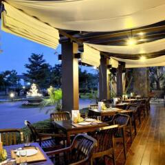 Отель The Charm Boutique Resort питание фото 3