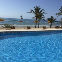 Отель Calafell Beach бассейн фото 3