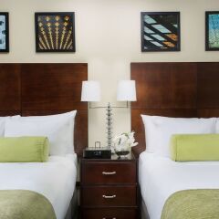 Hotel Mela Times Square с домашними животными