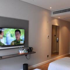 Отель Holiday Inn Express Shanghai Gubei удобства в номере фото 2