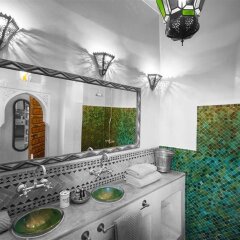 Отель Riad Dar Eliane Марокко, Марракеш - отзывы, цены и фото номеров - забронировать отель Riad Dar Eliane онлайн ванная