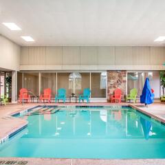 Clarion Hotel Buffalo Airport бассейн