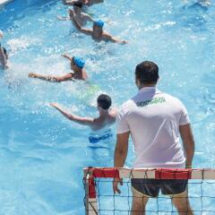 Отель Aparthotel CYE Holiday Centre бассейн