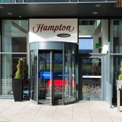 Отель Hampton by Hilton Liverpool City Center банкомат