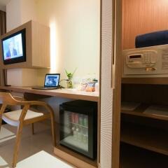 The Ashlee Plaza Patong Hotel & Spa сейф в номере
