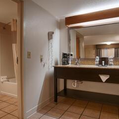 Отель Best Western Stevens Inn ванная