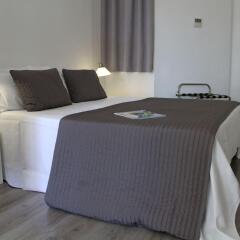 Отель Aparthotel Atenea Calabria Испания, Барселона - 12 отзывов об отеле, цены и фото номеров - забронировать отель Aparthotel Atenea Calabria онлайн фото 8