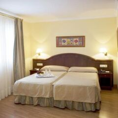 Отель Tierras De Jerez Испания, Херес-де-ла-Фронтера - 3 отзыва об отеле, цены и фото номеров - забронировать отель Tierras De Jerez онлайн комната для гостей фото 3