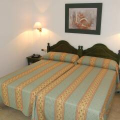 Hotel Nicols комната для гостей