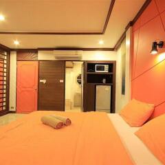 Отель The Palm Delight Lodge сейф в номере