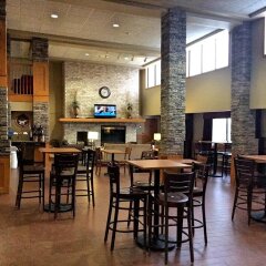 AmericInn Hotel and Suites - Inver Grove Heights гостиничный бар