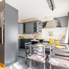 Апартаменты Little Italy Apartment 140m2 в номере