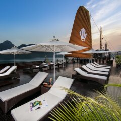 Отель Genesis Regal Cruise бассейн