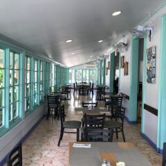 Отель Tobys Resort питание