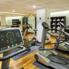 Отель Holiday Inn Berlin-Alexanderplatz Германия, Берлин - 10 отзывов об отеле, цены и фото номеров - забронировать отель Holiday Inn Berlin-Alexanderplatz онлайн фитнесс-зал фото 4