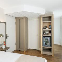 Отель NH Collection Berlin Mitte Am Checkpoint Charlie 4* Стандартный номер с разными типами кроватей фото 45