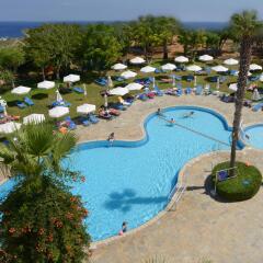 Artemis Hotel Apartments бассейн