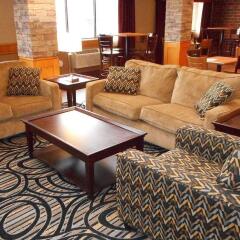 AmericInn Hotel and Suites - Inver Grove Heights комната для гостей фото 2