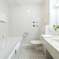 Отель ACHAT Comfort Hotel Dresden Altstadt Германия, Дрезден - 6 отзывов об отеле, цены и фото номеров - забронировать отель ACHAT Comfort Hotel Dresden Altstadt онлайн ванная