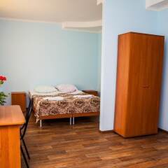 Гостиница Kaluzhskiy Dvor в Калуге отзывы, цены и фото номеров - забронировать гостиницу Kaluzhskiy Dvor онлайн Калуга комната для гостей