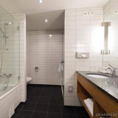 Radisson Blu Polar Hotel Spitsbergen Тромсе ванная