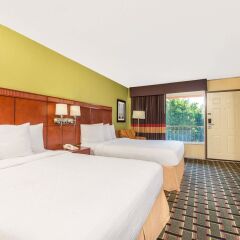 Отель Days Inn by Wyndham Knoxville East комната для гостей фото 2