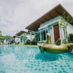 Отель T-Raya Resort бассейн