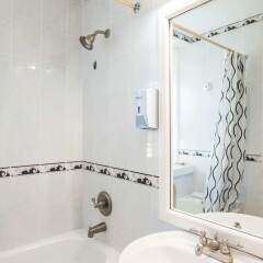Отель Sandcastles Beach Resort ванная